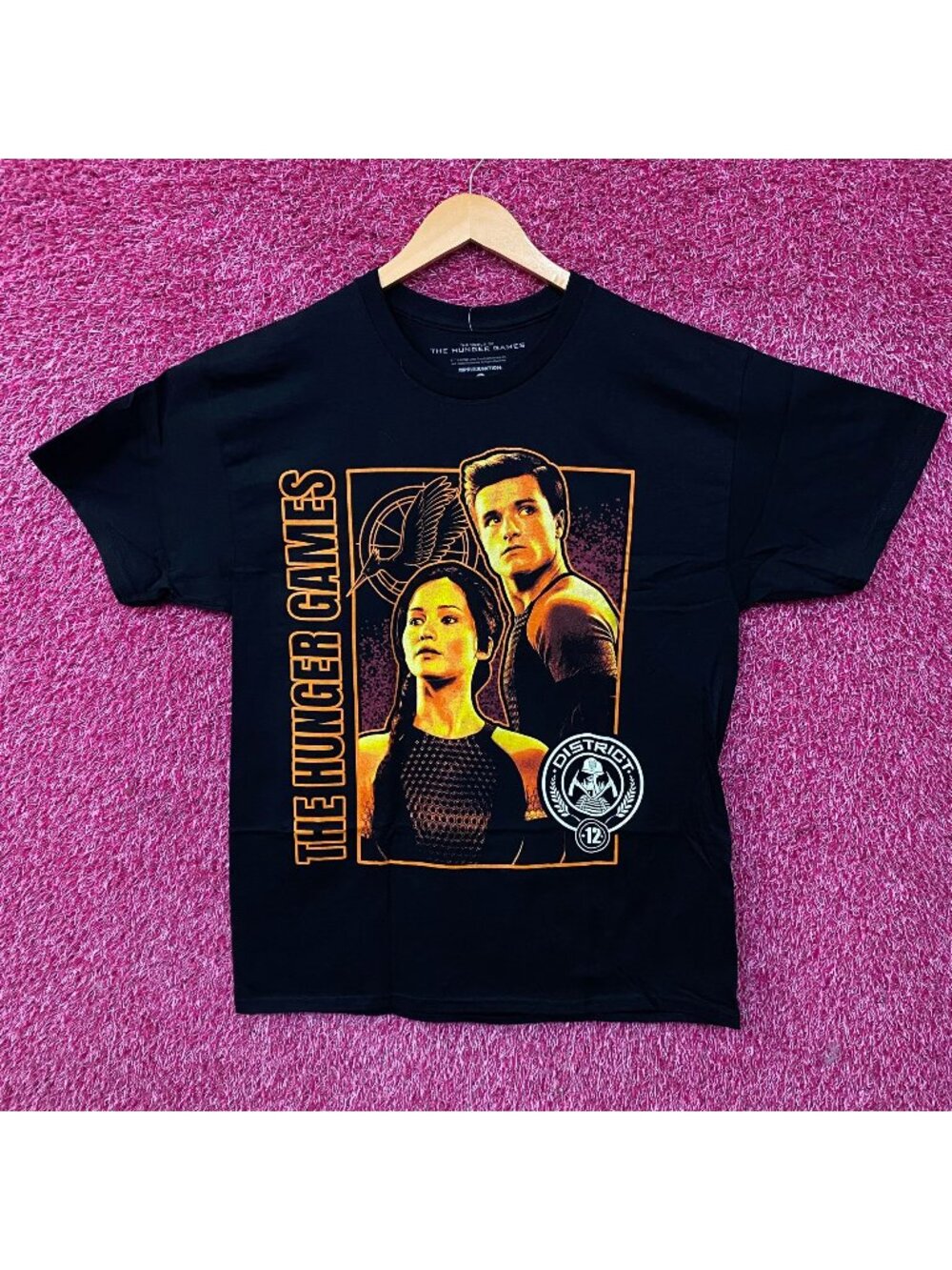 The Hunger Games Katniss & Peeta District 12 Graphic T-Shirt Large